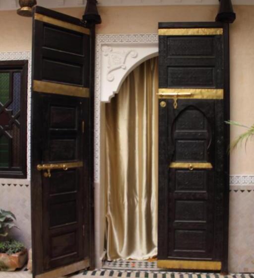 تختخواب و صبحانه Riad Makene Mouchkill