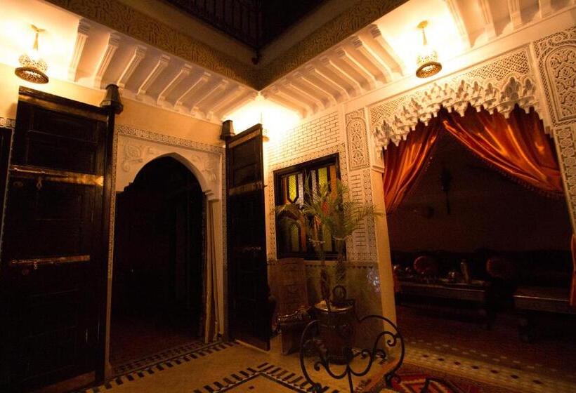 تختخواب و صبحانه Riad Makene Mouchkill