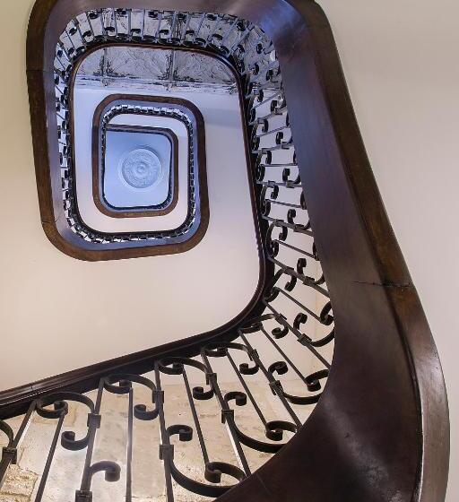 Eco Lodge City   Appart Hôtel   Villa Côté Plateau   Hyper Centre   3 étoiles Certifiées