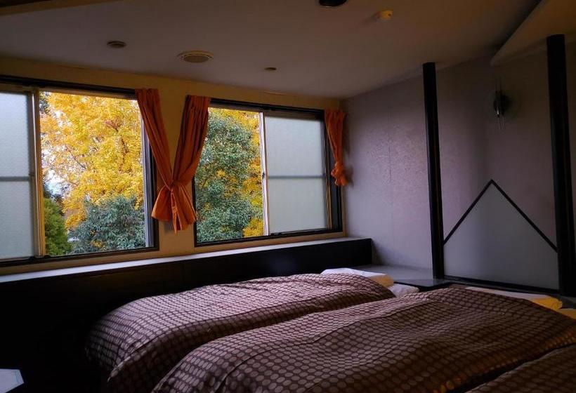 هتل Airport  Bear S Book