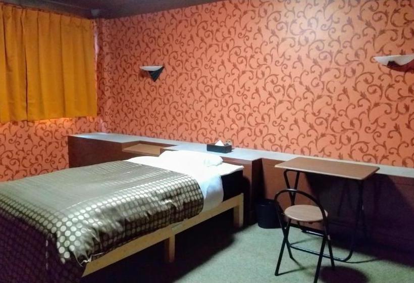 هتل Airport  Bear S Book