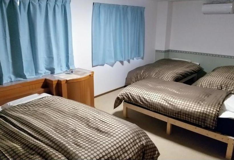 هتل Airport  Bear S Book