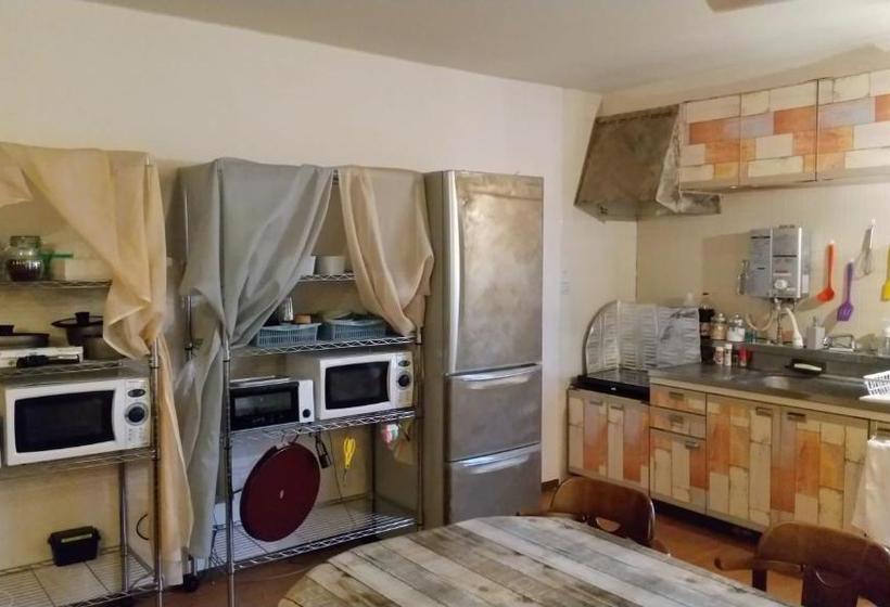 هتل Airport  Bear S Book