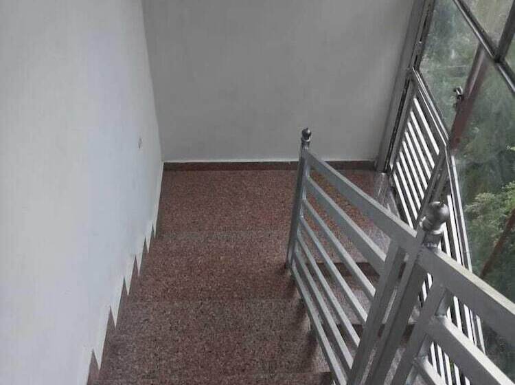 فندق Ark 150 Meters From Mall Road