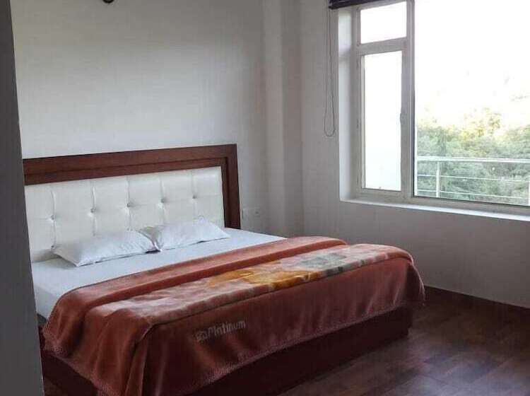 فندق Ark 150 Meters From Mall Road