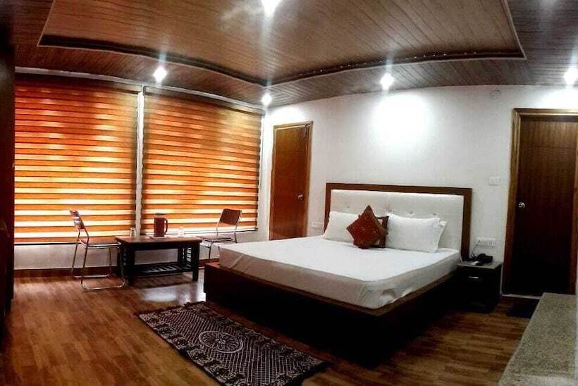 فندق Ark 150 Meters From Mall Road