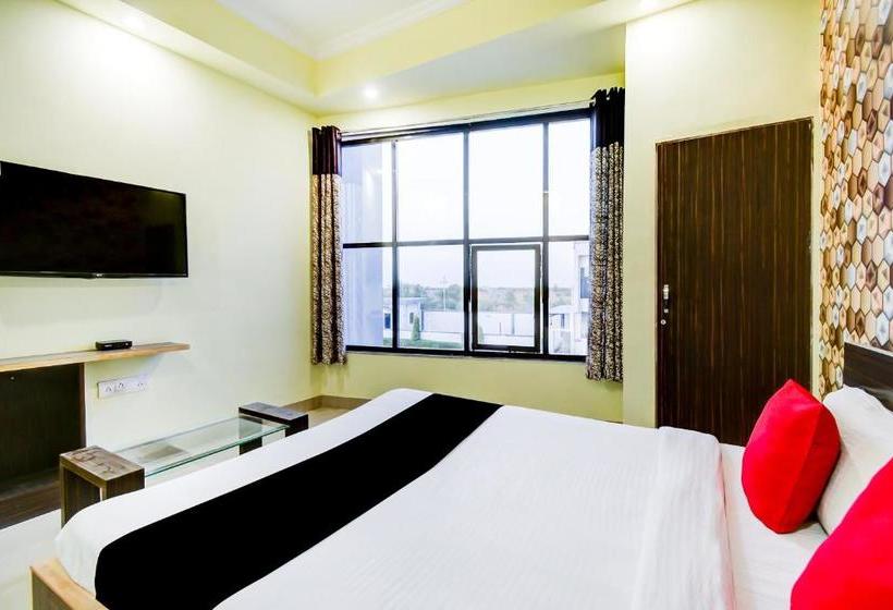 فندق Capital O 64337 Madhuvan Pool And Resort