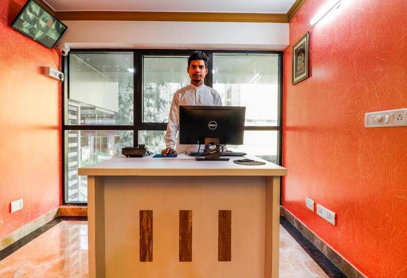 בית מלון כפרי Capital O Sln Residency