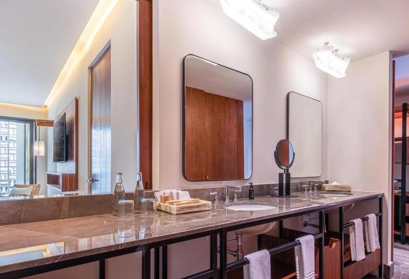 هتل Wayam Mundo Imperial