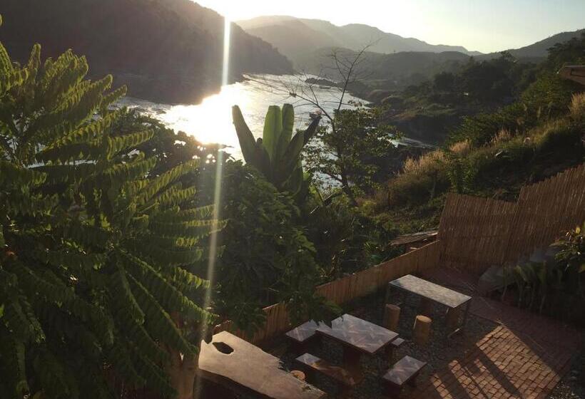 Mekong Backpackers Pakbeng