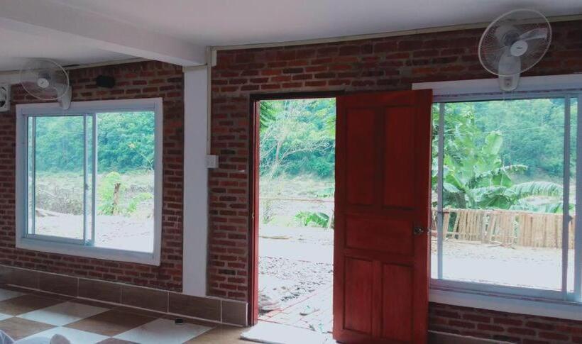 Mekong Backpackers Pakbeng