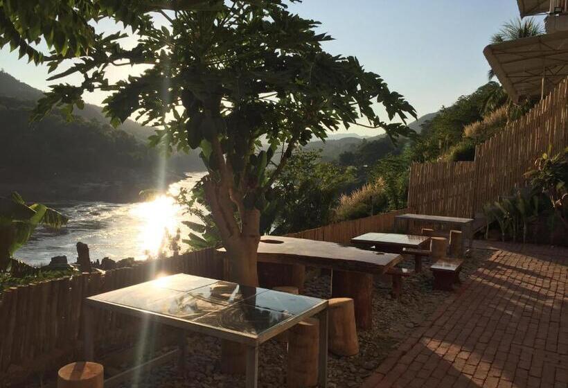 Mekong Backpackers Pakbeng