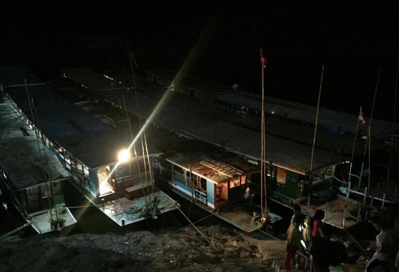 Mekong Backpackers Pakbeng