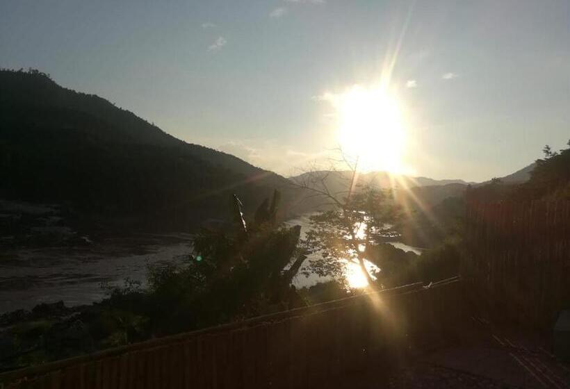 Mekong Backpackers Pakbeng