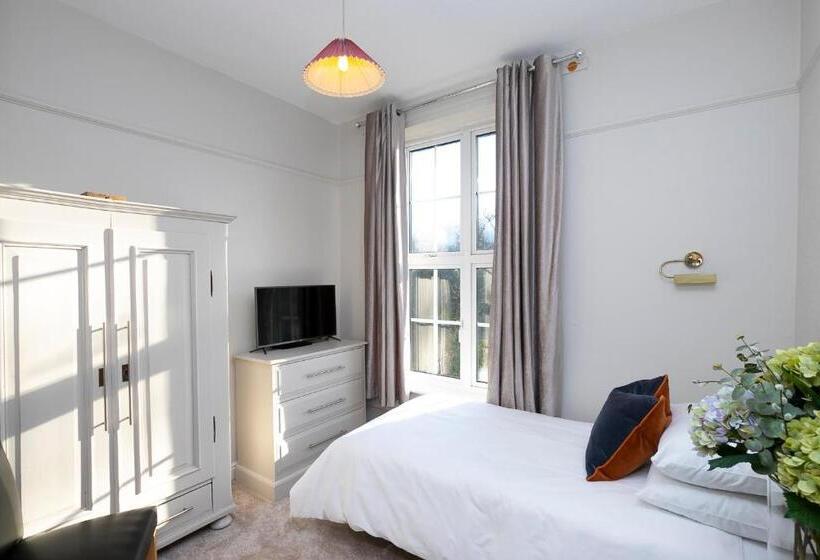 Pages Hotel And Guesthouse