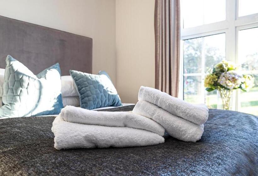 Pages Hotel And Guesthouse