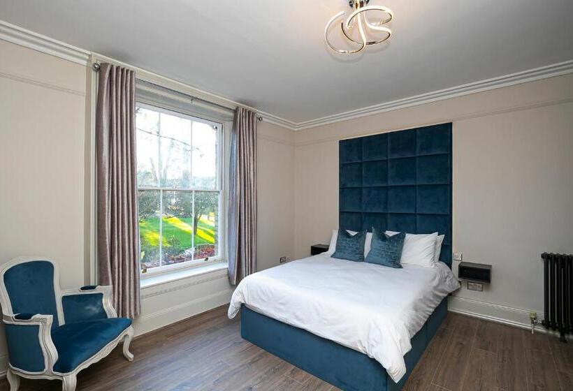 Pages Hotel And Guesthouse