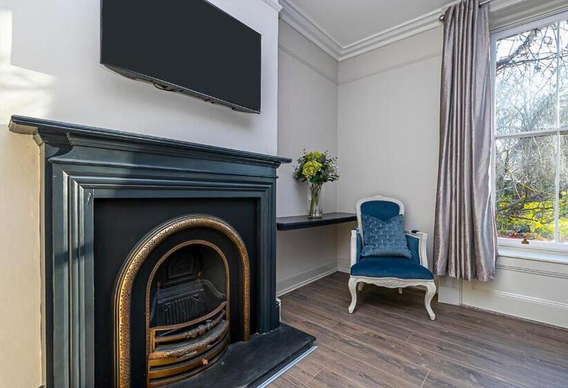 Pages Hotel And Guesthouse