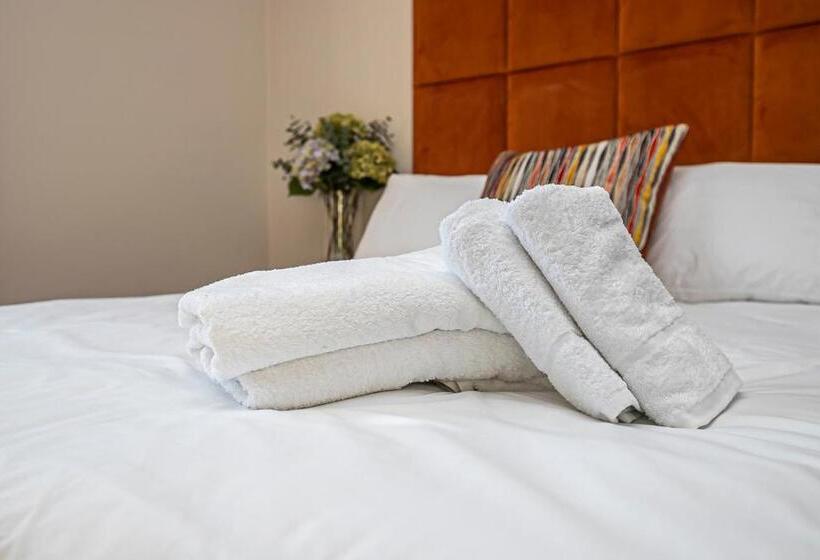 Pages Hotel And Guesthouse