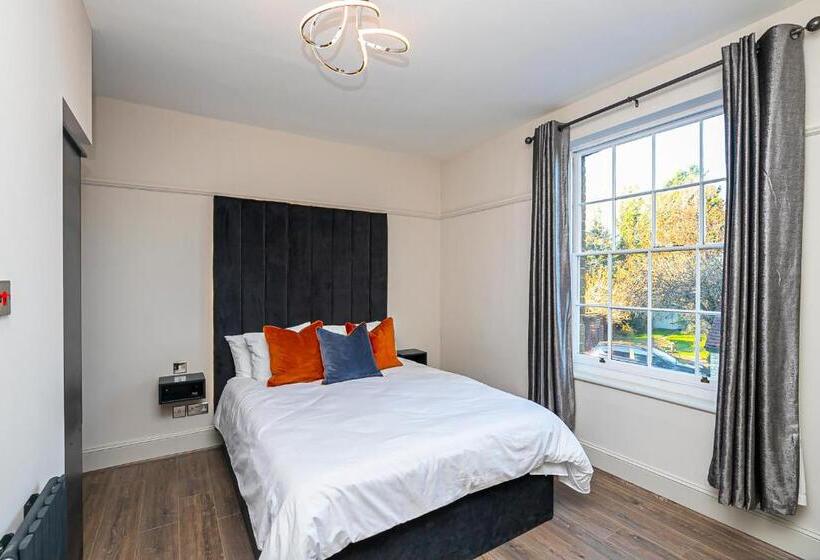 Pages Hotel And Guesthouse