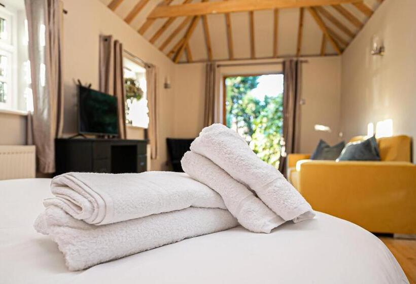 Pages Hotel And Guesthouse