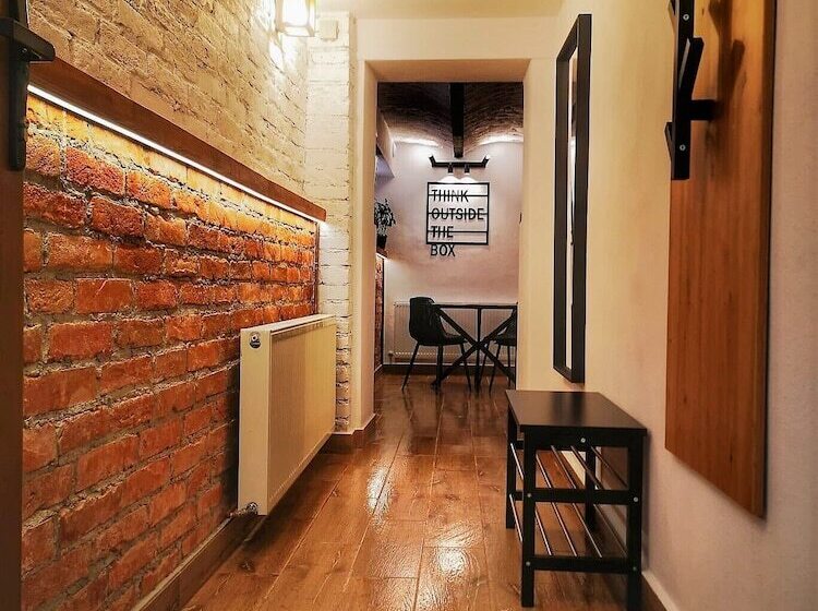 פנסיון T House