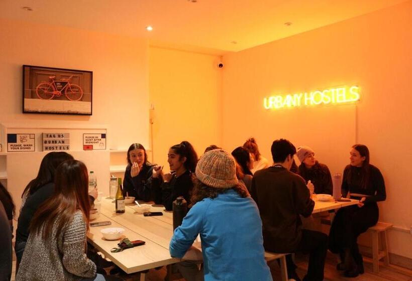 Urbany Hostel London 18 40 Years Old