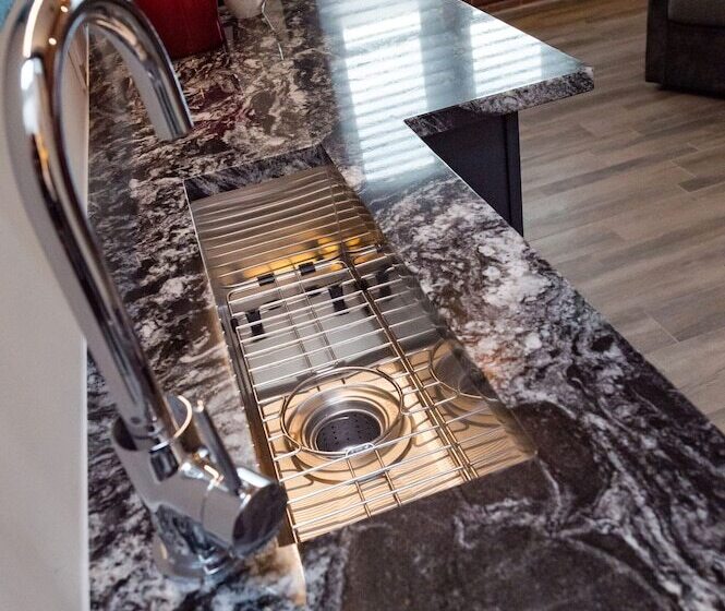 فندق 48 King West