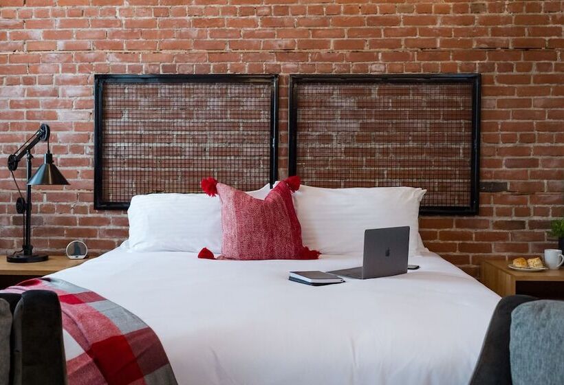 فندق 48 King West