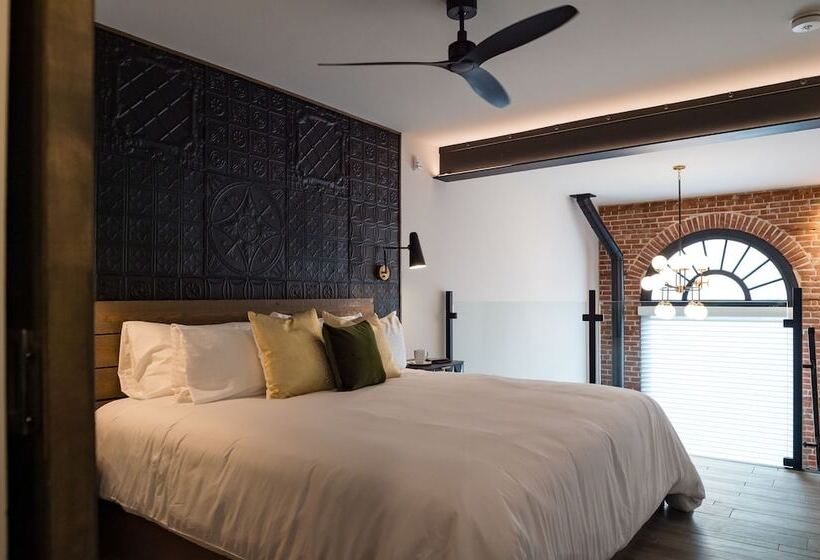 فندق 48 King West