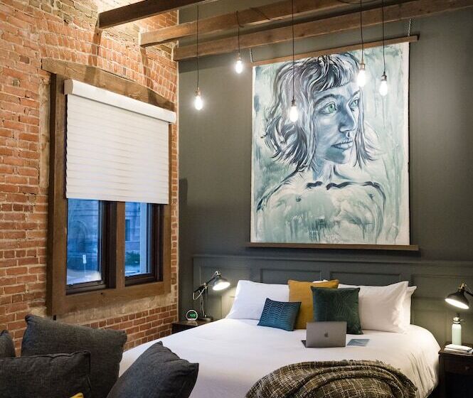 فندق 48 King West