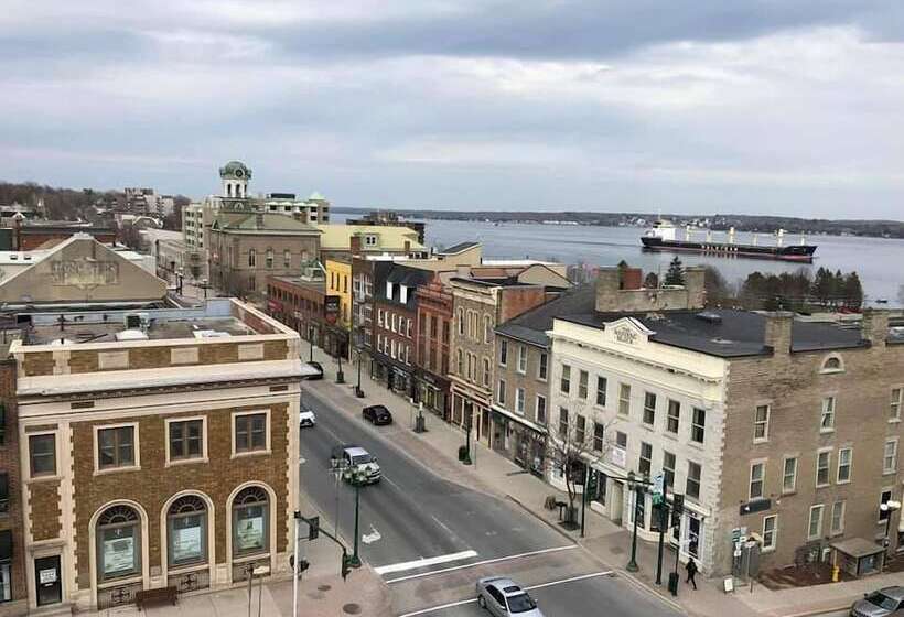 فندق 48 King West