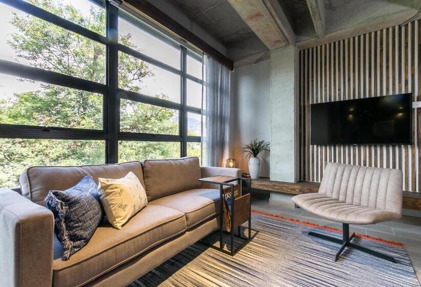 هتل Factory Lofts