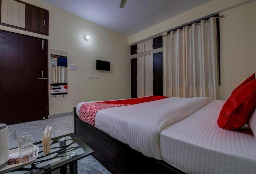 Super Hotel O Rajbanshi Nagar