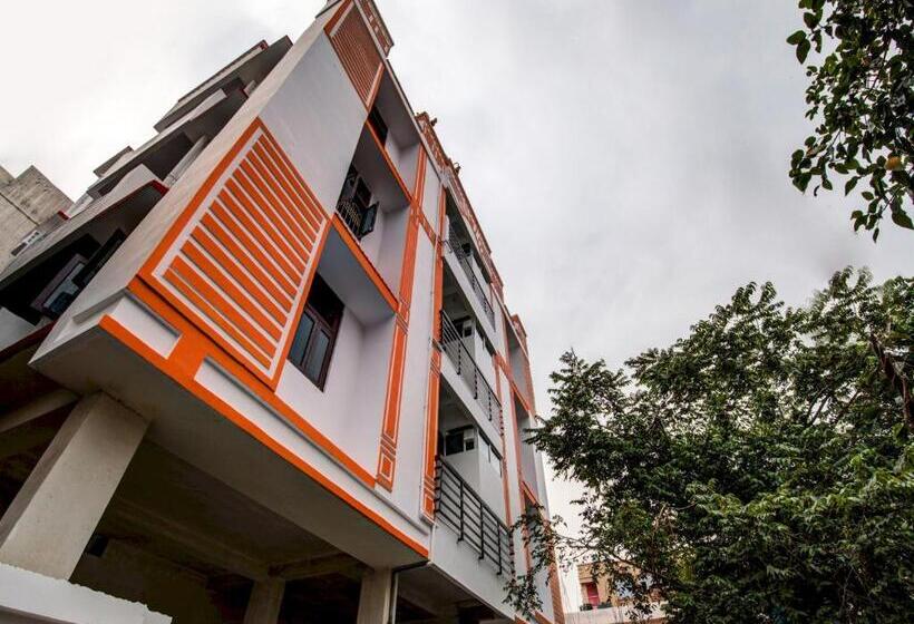 Super Hotel O Rajbanshi Nagar