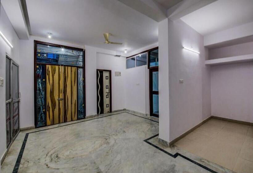 Super Hotel O Rajbanshi Nagar