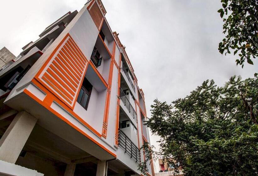 Super Hotel O Rajbanshi Nagar