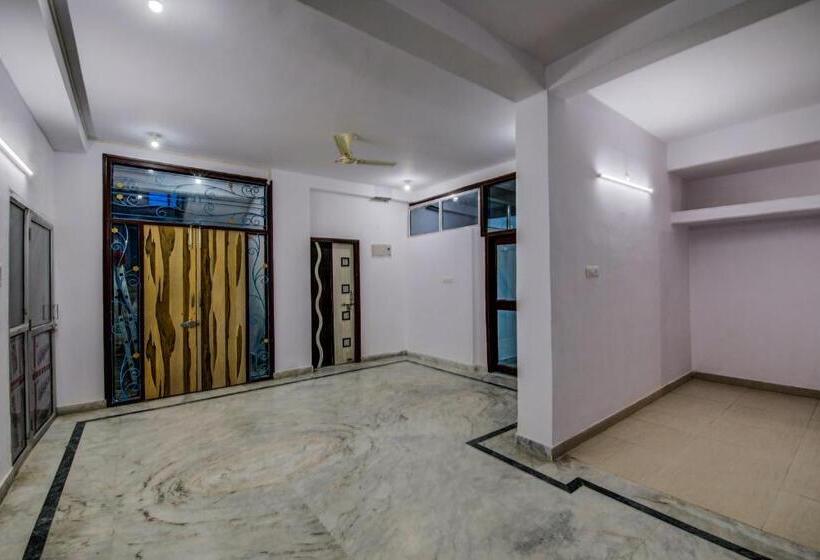 Super Hotel O Rajbanshi Nagar