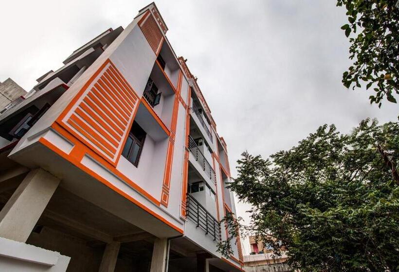 Super Hotel O Rajbanshi Nagar