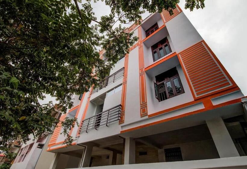 Super Hotel O Rajbanshi Nagar