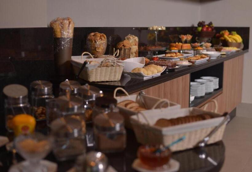 Отель Hplus Premium Palmas