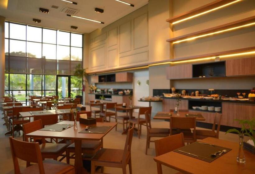 Отель Hplus Premium Palmas