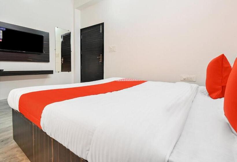 هتل Oyo 61511  Symphony