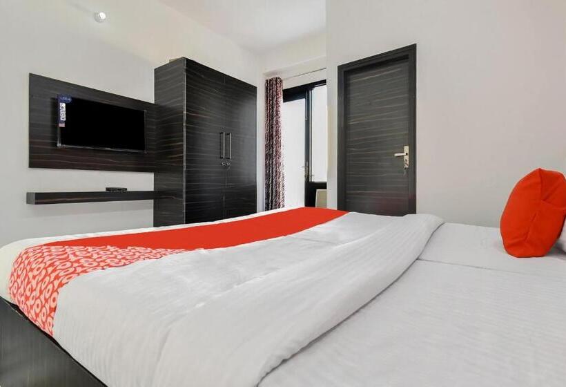 هتل Oyo 61511  Symphony