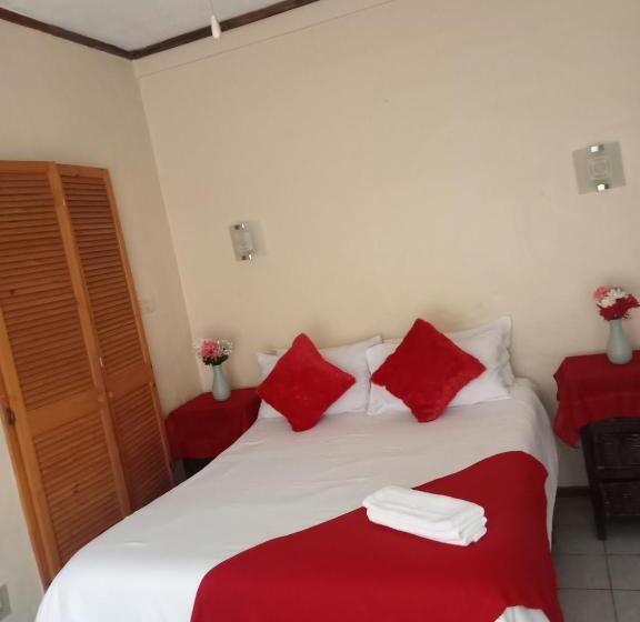 פנסיון Holy And Joy Guesthouse