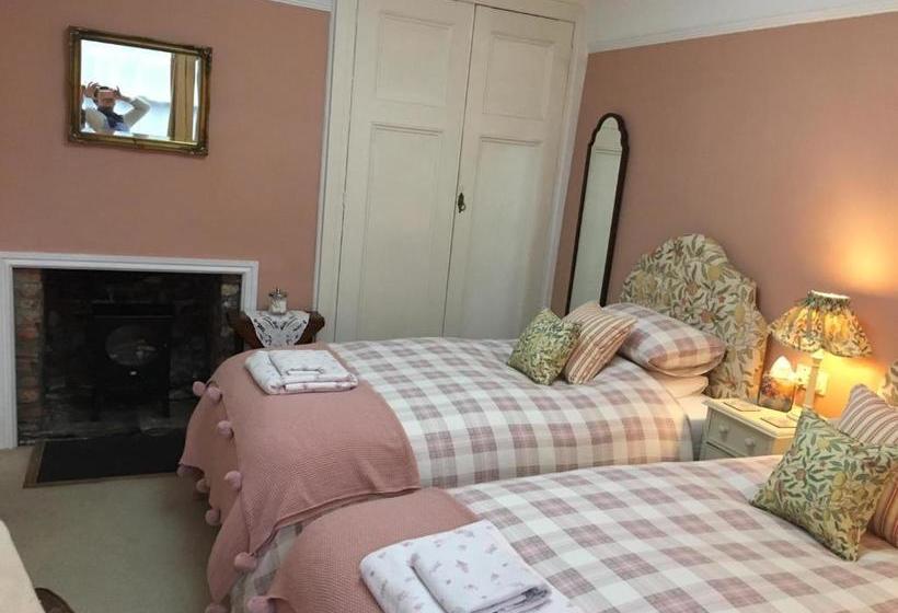 ペンション Ormonde House