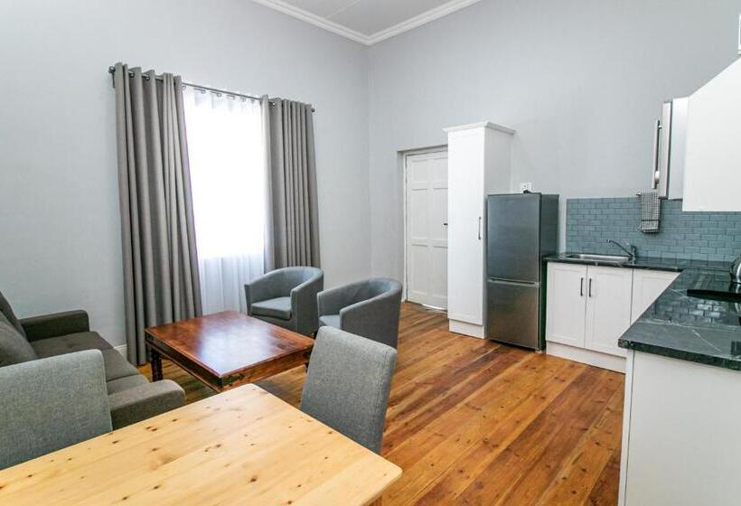 פנסיון Victorian Square Guesthouse