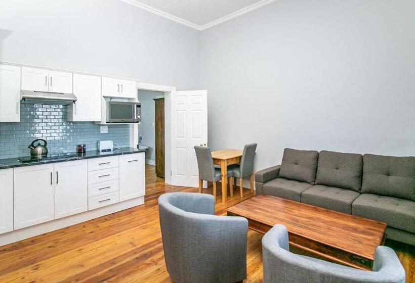 פנסיון Victorian Square Guesthouse
