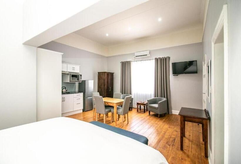 פנסיון Victorian Square Guesthouse