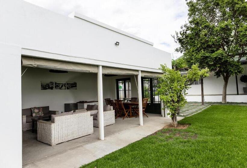 펜션 Victorian Square Guesthouse